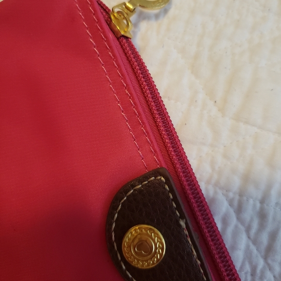 Pink nylon makeup bag - Picture 3 of 5